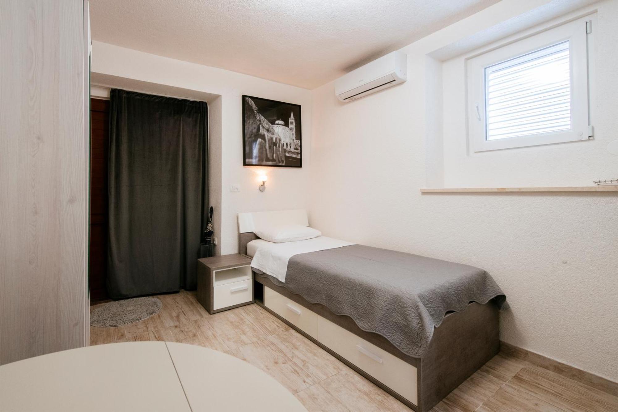 Appartement Ema House à Zadar Extérieur photo
